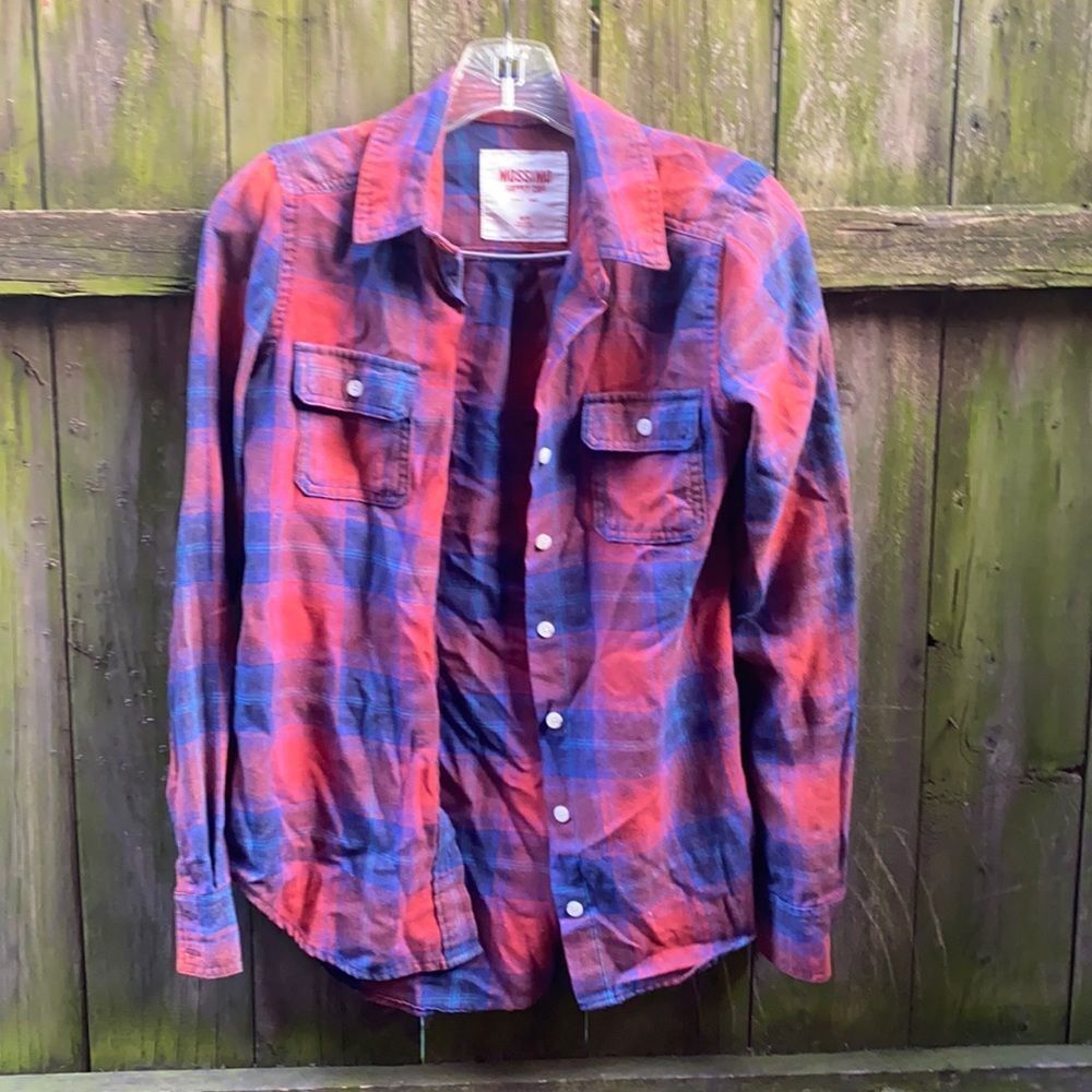 Mossimo button Down shirt sz. XS
